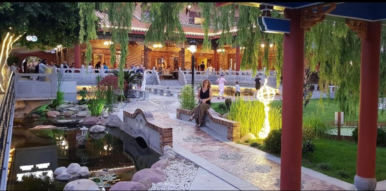 Фото 1. Ресторан &laquo;Династия&raquo;. Внутренний дворик